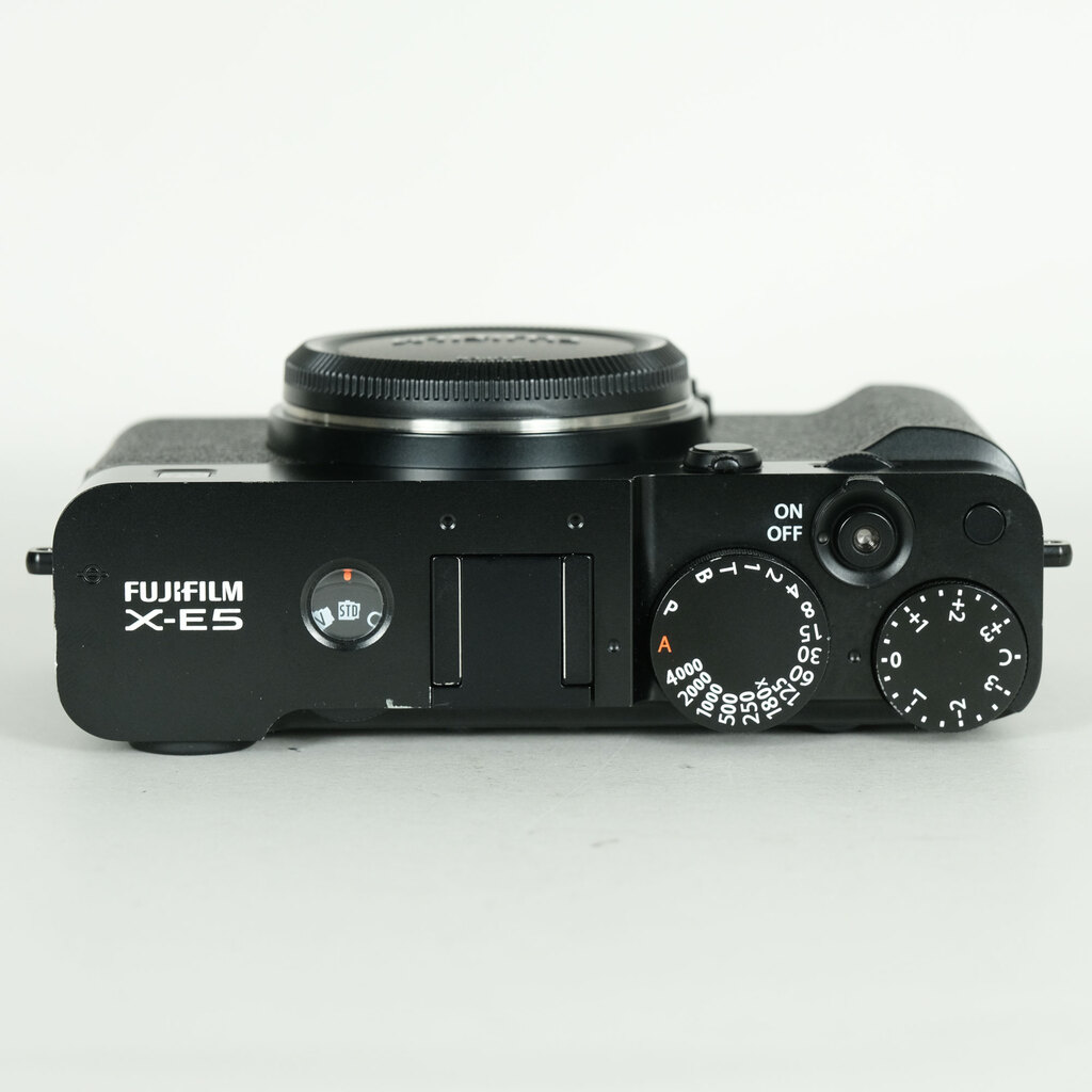 FUJIFILM X-E5