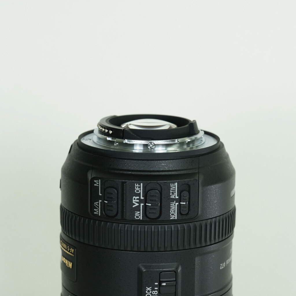 Nikon AF-S DX NIKKOR 18-200mm F3.5-5.6G ED VR II