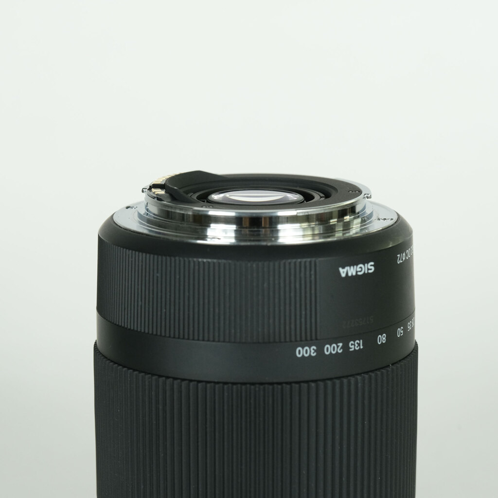 SIGMA 18-300mm F3.5-6.3 DC MACRO OS HSM｜Contemporary [キヤノンEF用]