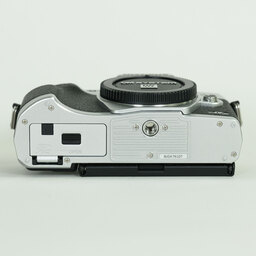 OLYMPUS OM-D E-M10 Mark IV