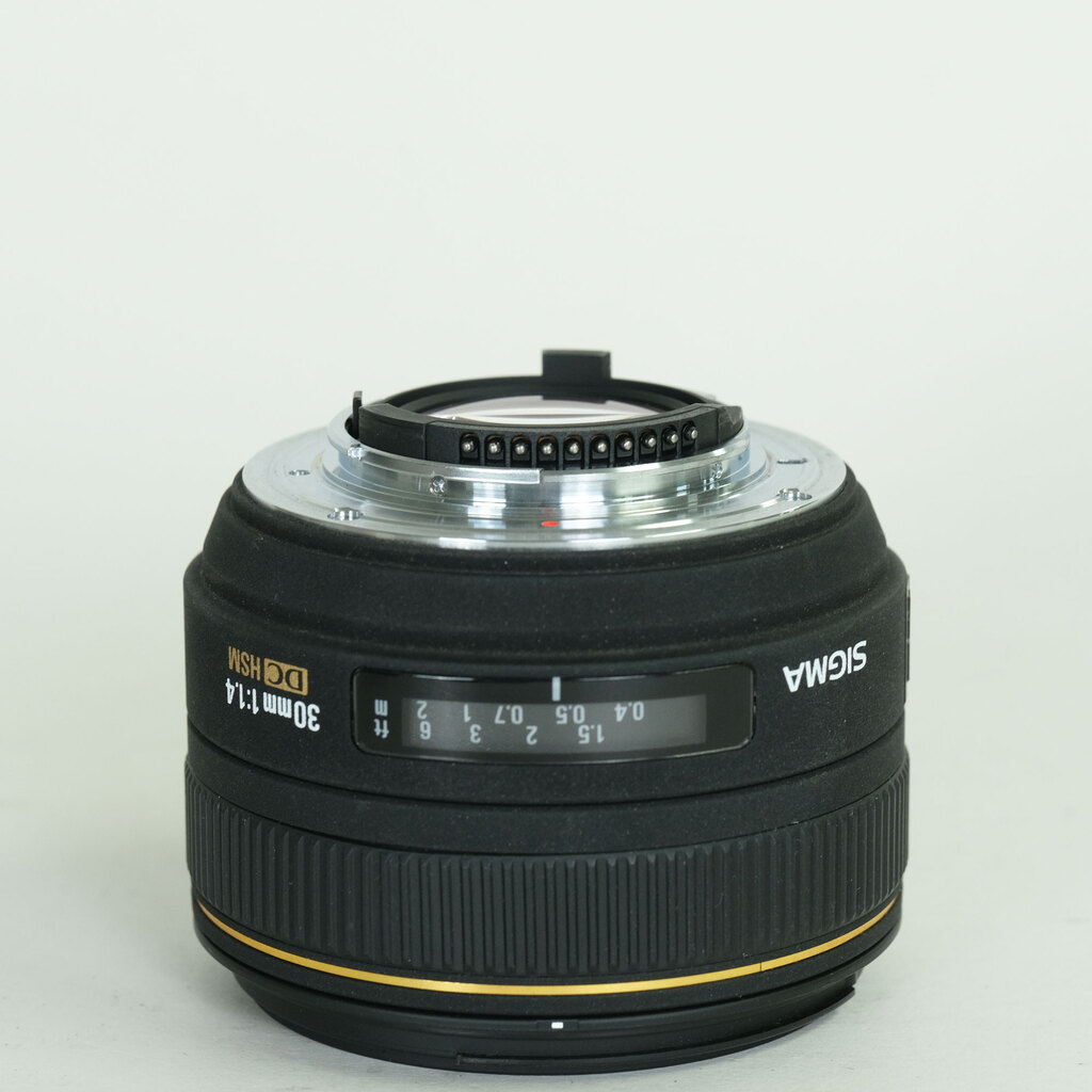 SIGMA 30mm F1.4EX DC HSM (ニコンF用) SIGMA 30mm F1.4EX DC HSM (ニコンF用)