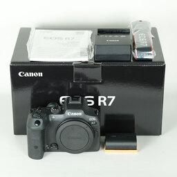 Canon EOS R7