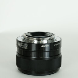 SONY E 35mm F1.8 OSS SEL35F18