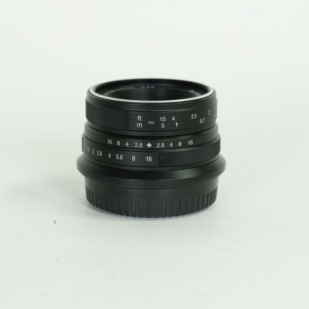 七工匠 7artisans 25mm F1.8 (フジフイルムX用) シルバー