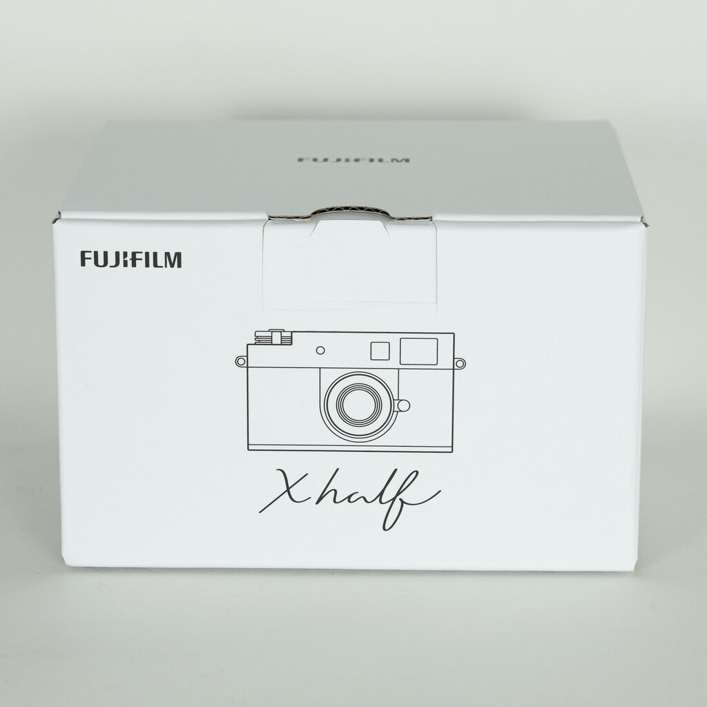 FUJIFILM X half X-HF1