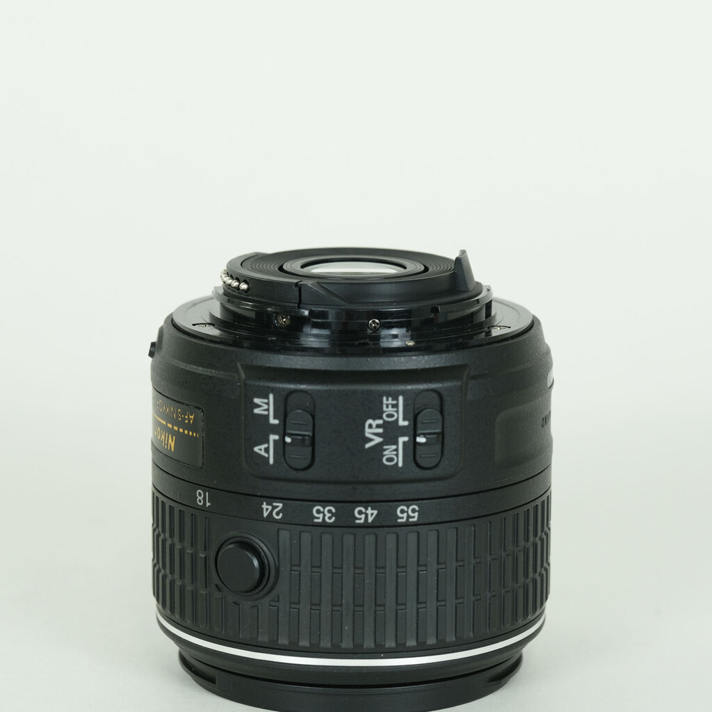 Nikon AF-S DX NIKKOR 18-55mm f3.5-5.6G VR II Nikon AF-S DX NIKKOR 18-55mm f3.5-5.6G VR II