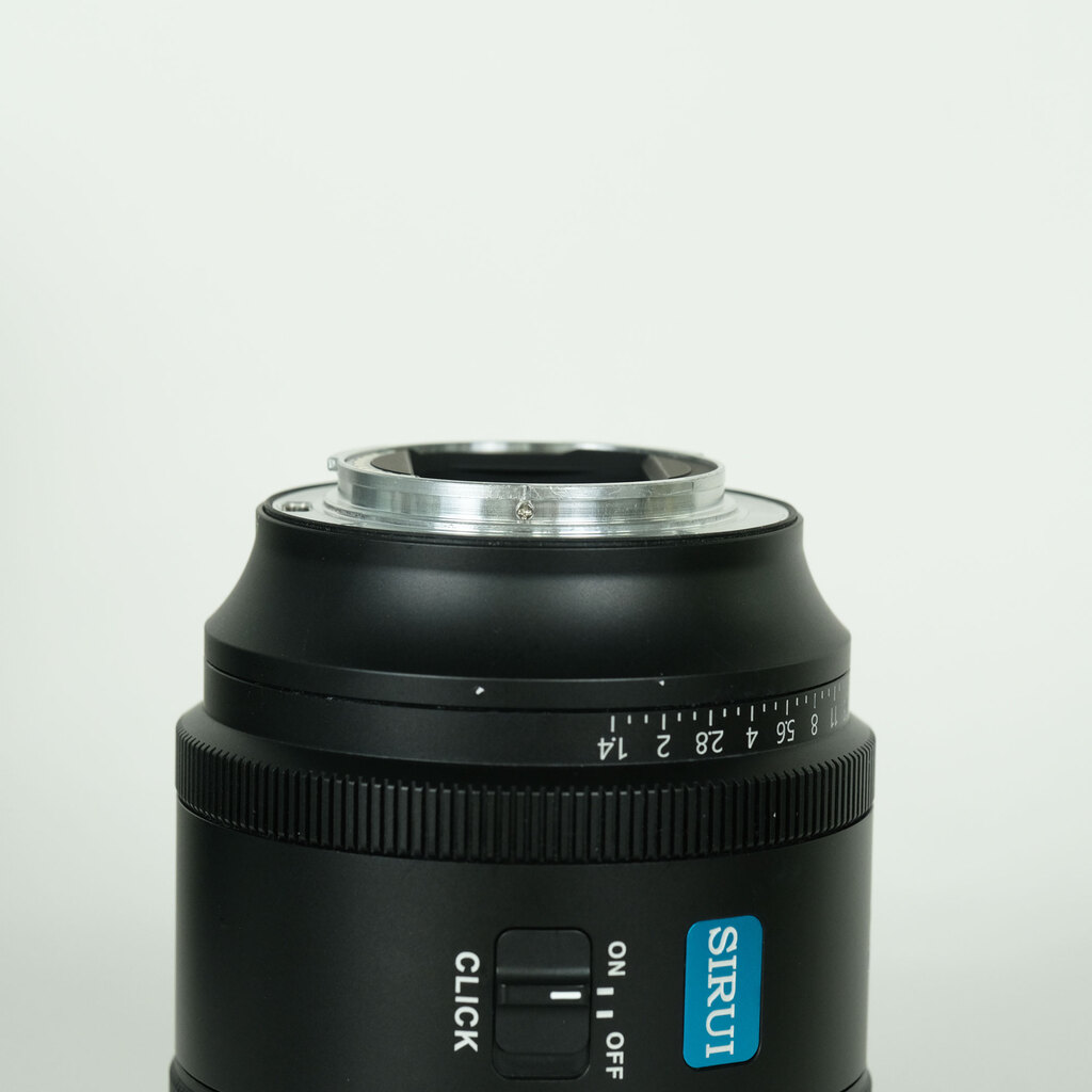 SIRUI AURORA 85mm F1.4 [ソニーE用]の出品 | ONE SCENE（ワンシーン）