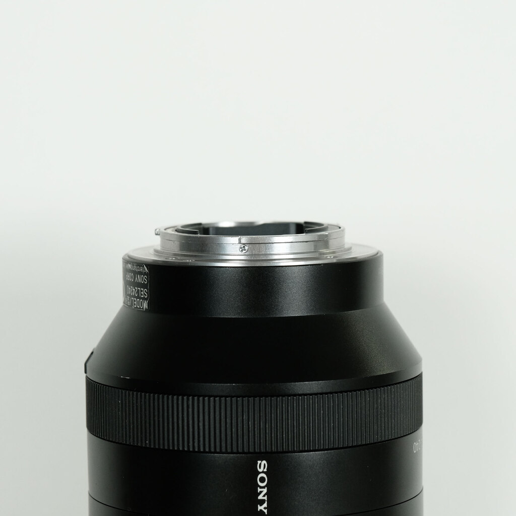SONY FE 24-240mm F3.5-6.3 OSS SEL24240