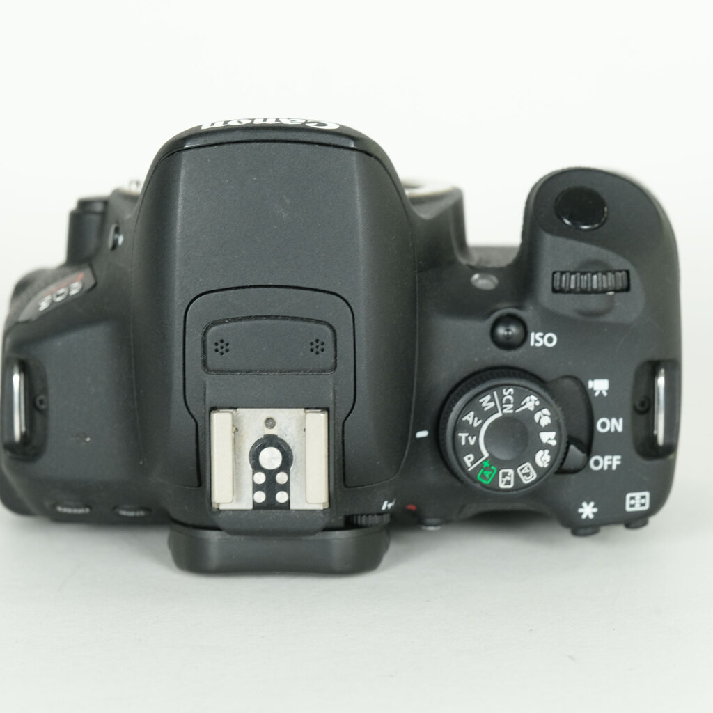 Canon EOS Kiss X7i Canon EOS Kiss X7i