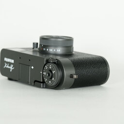 FUJIFILM X half X-HF1