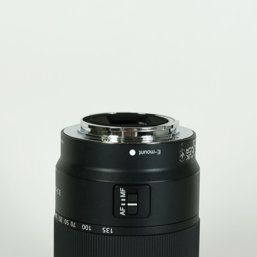 SONY E 18-135mm F3.5-5.6 OSS SEL18135