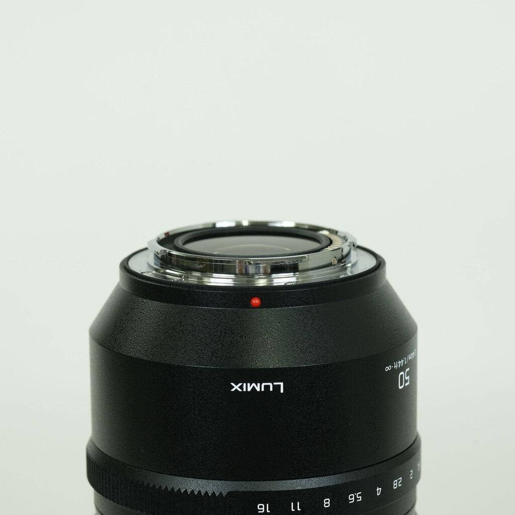 Panasonic LUMIX S PRO 50mm F1.4 Panasonic LUMIX S PRO 50mm F1.4