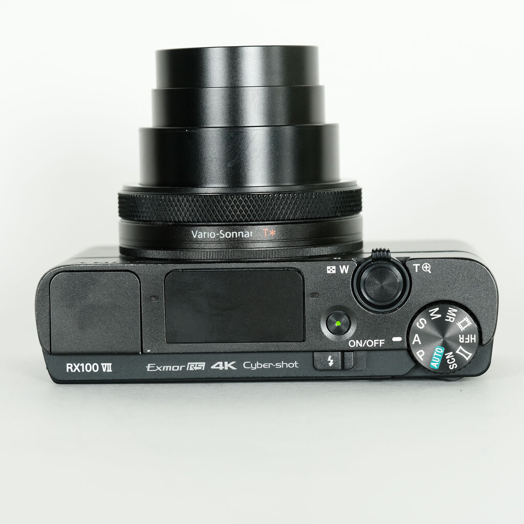 SONY Cyber-shot DSC-RX100M7