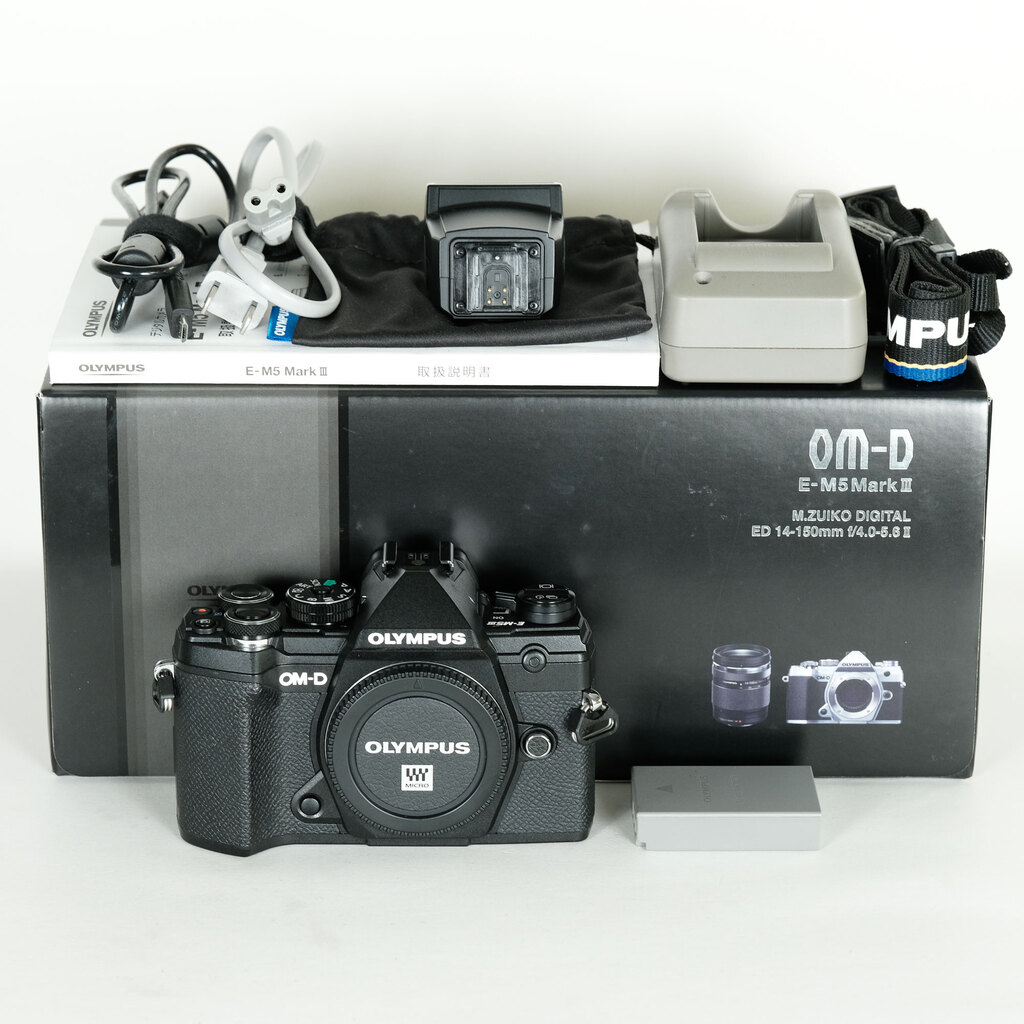 OLYMPUS OM-D E-M5 Mark III