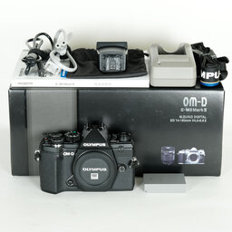 OLYMPUS OM-D E-M5 Mark III