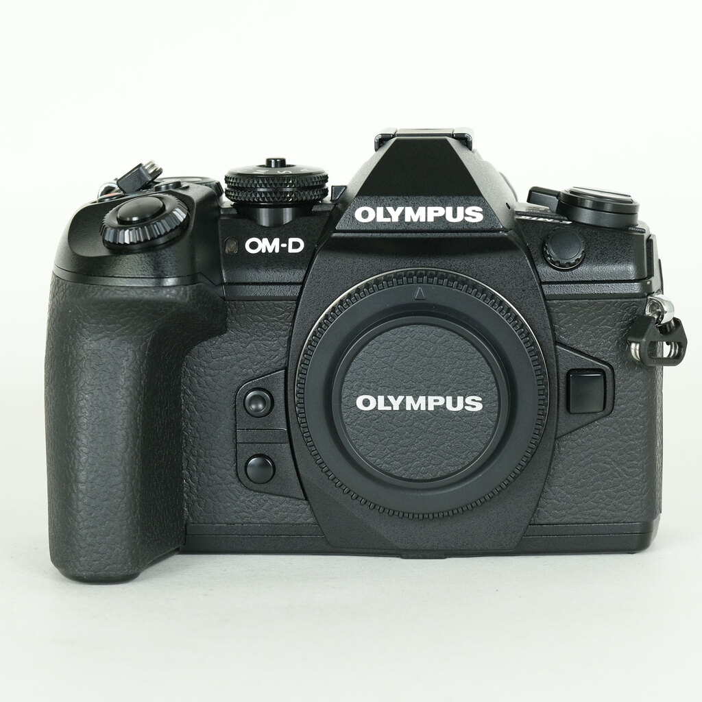 OLYMPUS OM-D E-M1 Mark II