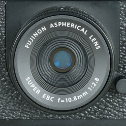 FUJIFILM X half X-HF1