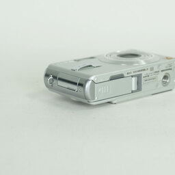 Panasonic DMC-FX7 シルキーシルバー