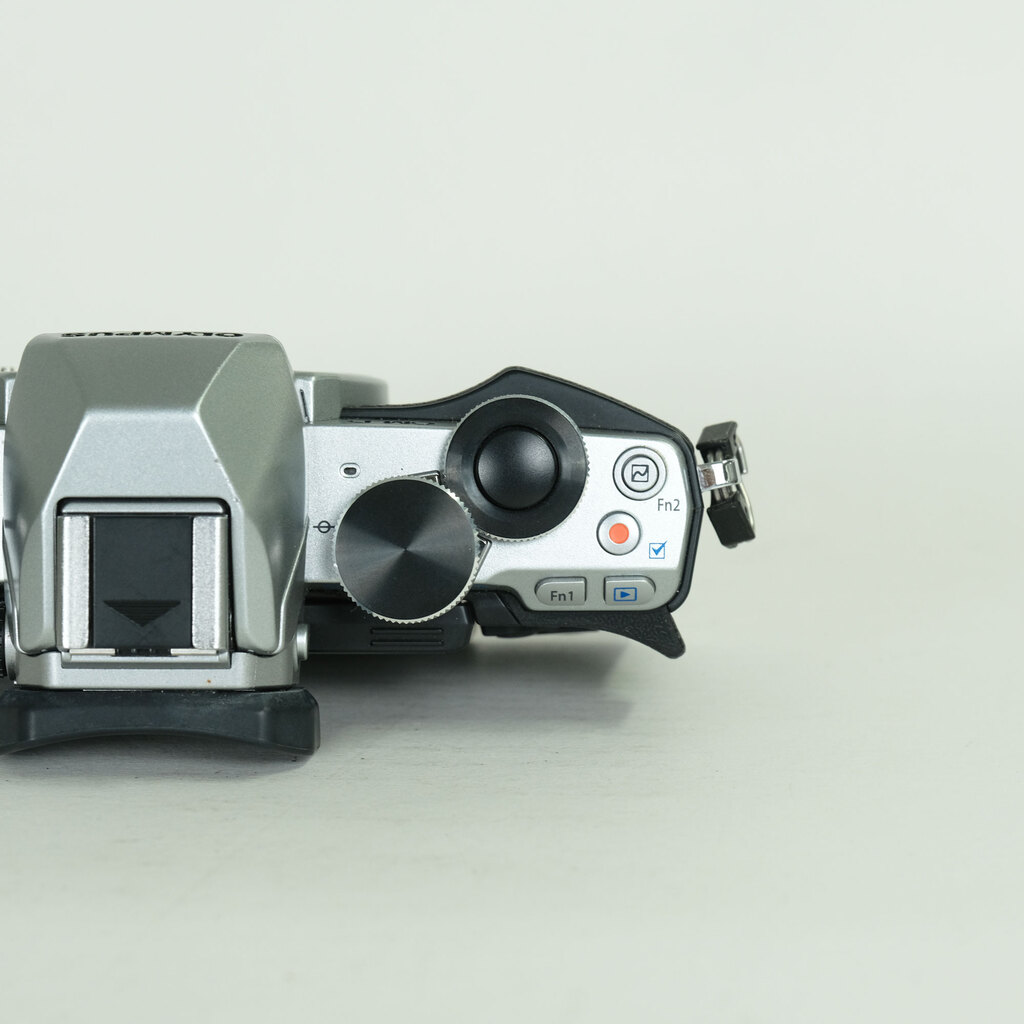 OLYMPUS OM-D E-M10 ボディ シルバー