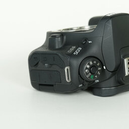 Canon EOS 90D