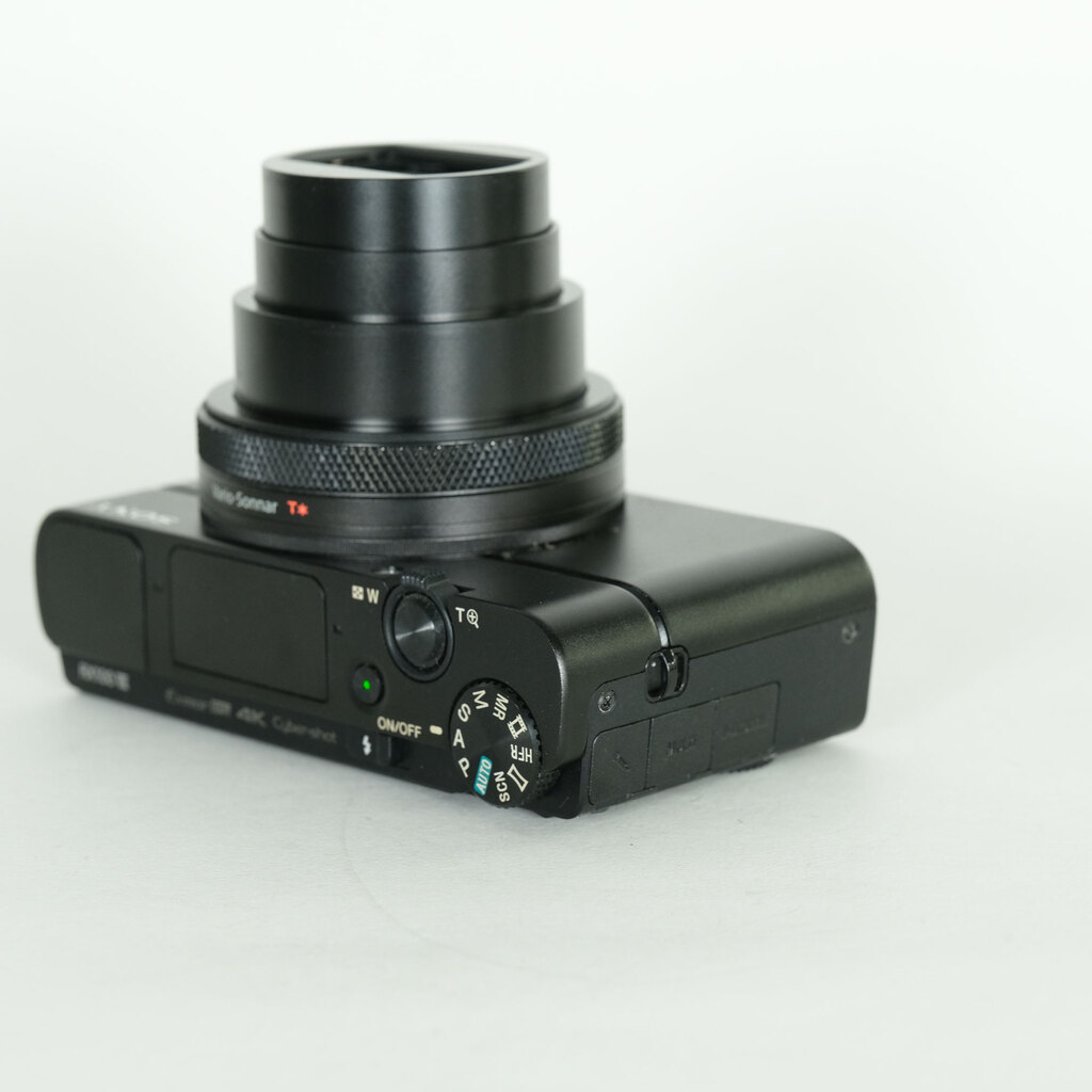 SONY Cyber-shot DSC-RX100M7