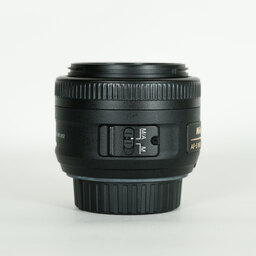 Nikon AF-S DX NIKKOR 35mm f/1.8G Nikon AF-S DX NIKKOR 35mm f/1.8G