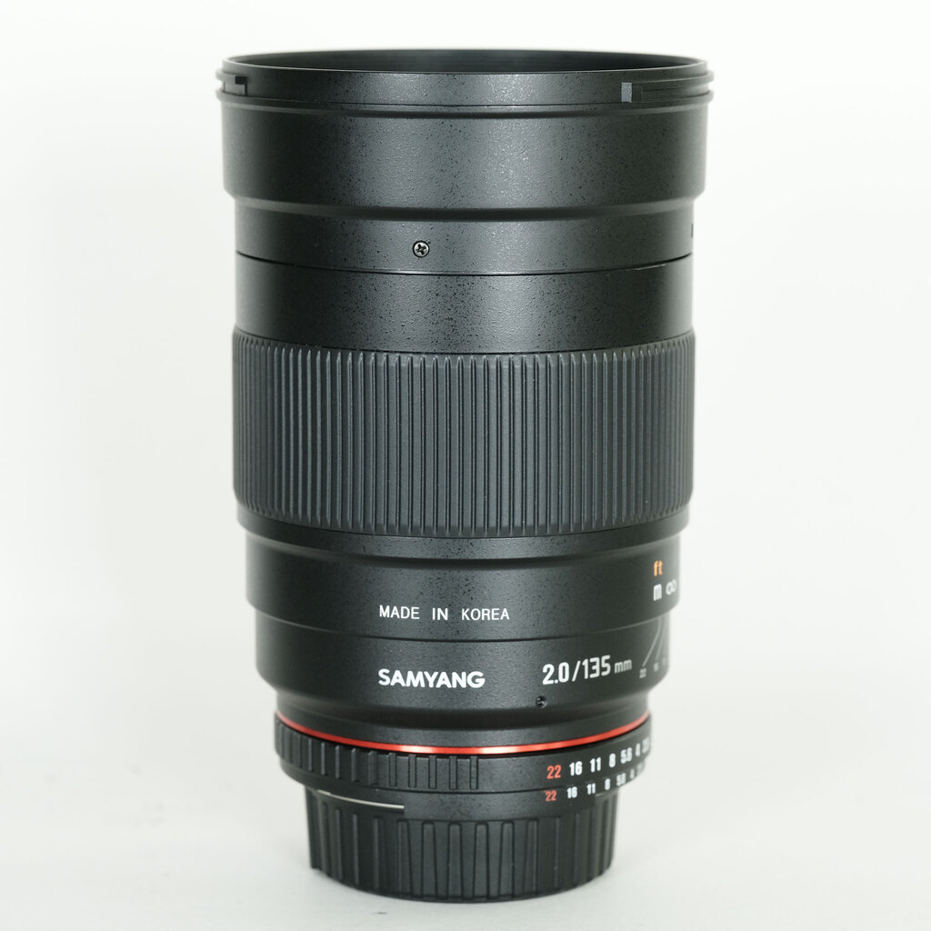 SAMYANG 135mm F2.0 (ニコンF用)CPU付
