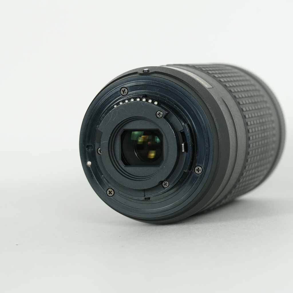 Nikon AF-P DX NIKKOR 70-300mm f/4.5-6.3G ED VR Nikon AF-P DX NIKKOR 70-300mm f/4.5-6.3G ED VR