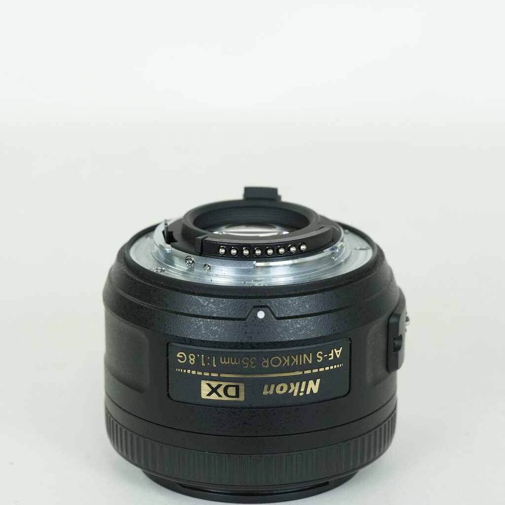 Nikon AF-S DX NIKKOR 35mm f/1.8G Nikon AF-S DX NIKKOR 35mm f/1.8G