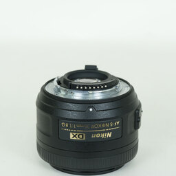 Nikon AF-S DX NIKKOR 35mm f/1.8G Nikon AF-S DX NIKKOR 35mm f/1.8G