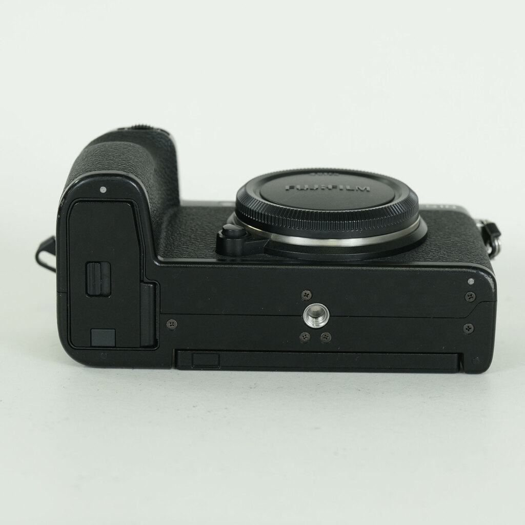 FUJIFILM X-S10