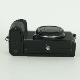 FUJIFILM X-S10