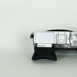 Panasonic LUMIX DMC-GX8 ボディ シルバー