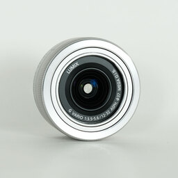 Panasonic LUMIX G VARIO 12-32mm / F3.5-5.6 ASPH. / MEGA O.I.S.