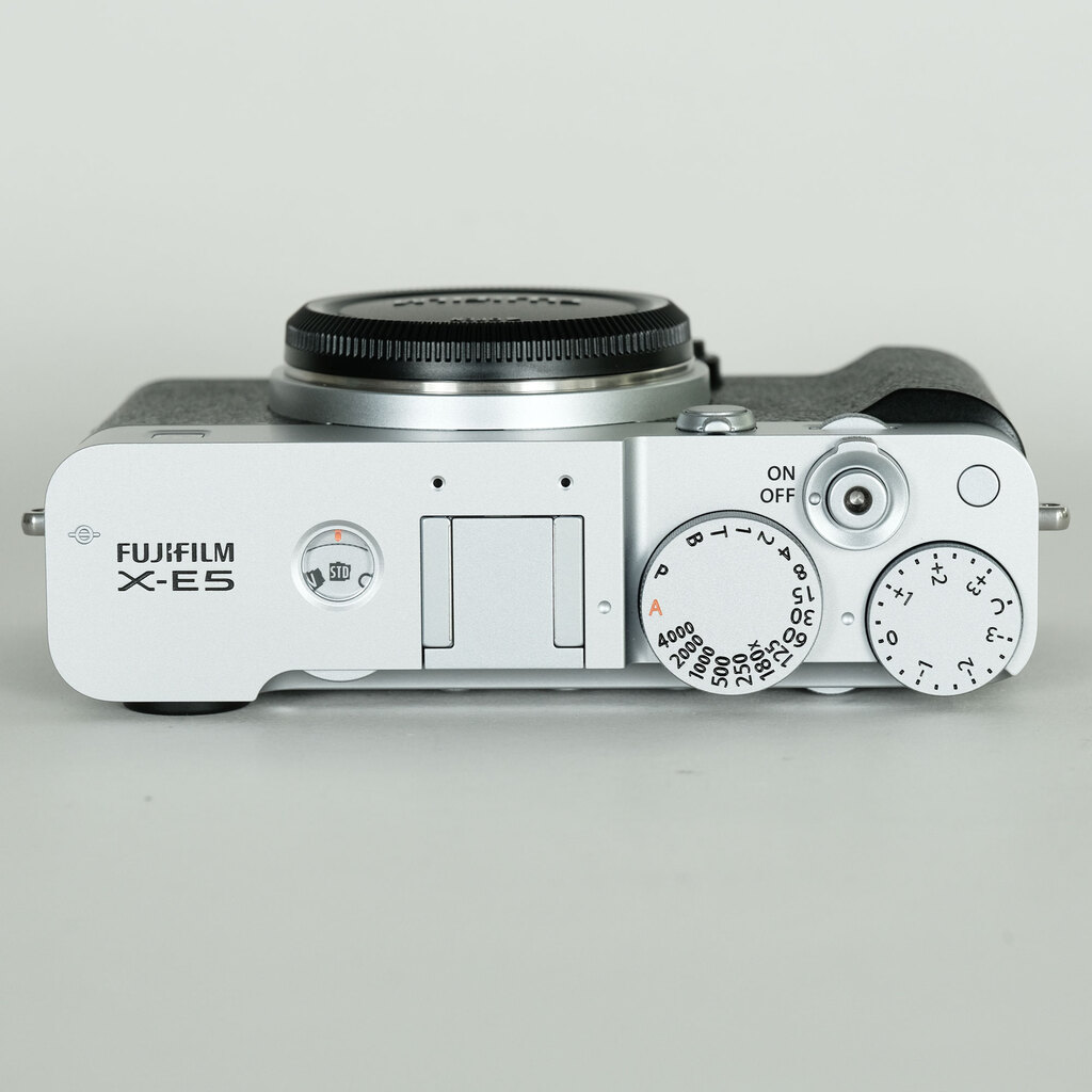 FUJIFILM X-E5