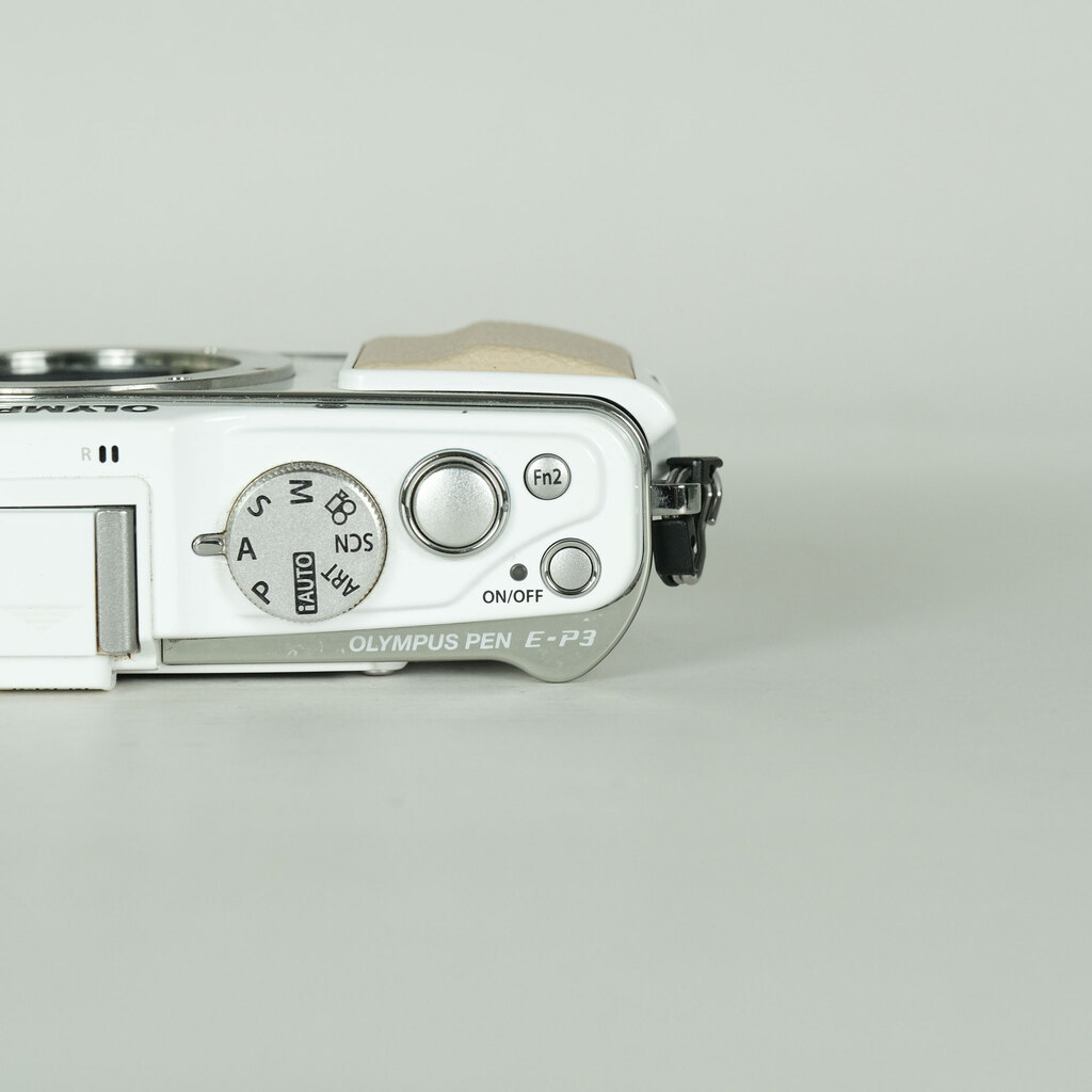 OLYMPUS PEN E-P3 ボディ ホワイトの出品 | ONE SCENE（ワンシーン）