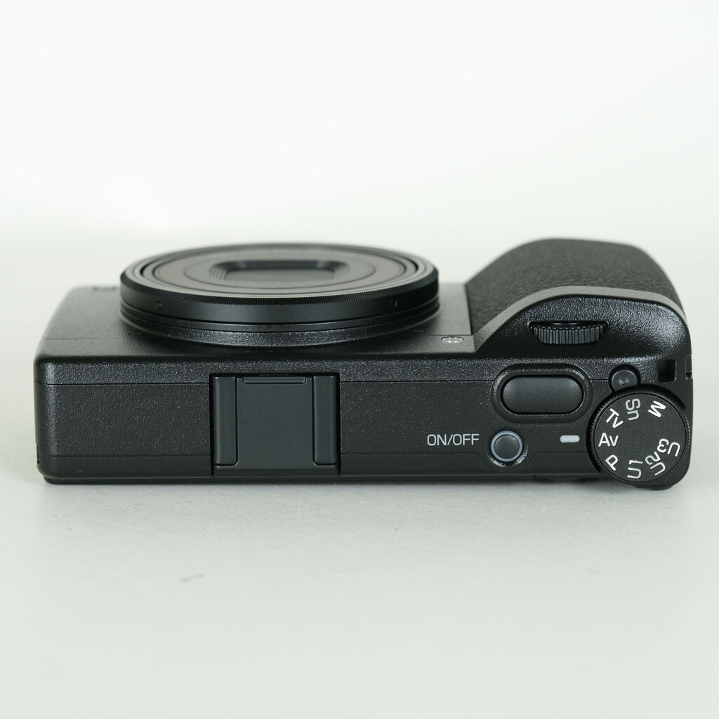 RICOH GR IV