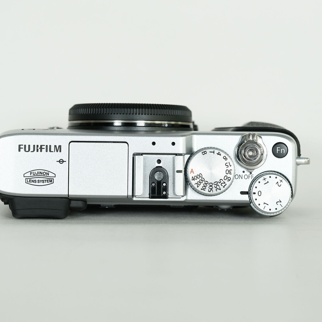 FUJIFILM X-E1 シルバー