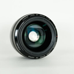Canon EF28mm F1.8 USM