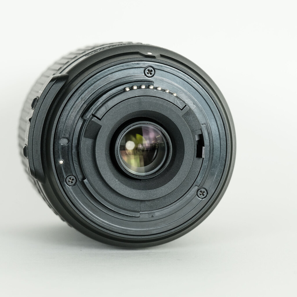 Nikon AF-S DX VR Zoom-Nikkor 55-200mm F4-5.6G IF-ED Nikon AF-S DX VR Zoom-Nikkor 55-200mm F4-5.6G IF-ED