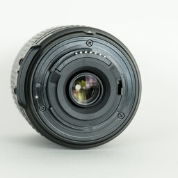 Nikon AF-S DX VR Zoom-Nikkor 55-200mm F4-5.6G IF-ED Nikon AF-S DX VR Zoom-Nikkor 55-200mm F4-5.6G IF-ED