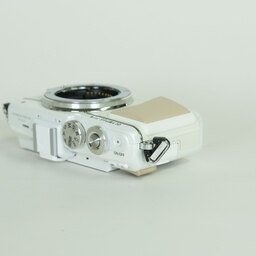 OLYMPUS PEN Lite E-PL7 ボディ ホワイト