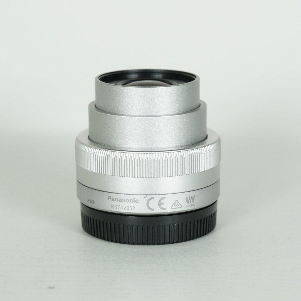 Panasonic LUMIX G VARIO 12-32mm / F3.5-5.6 ASPH. / MEGA O.I.S.の