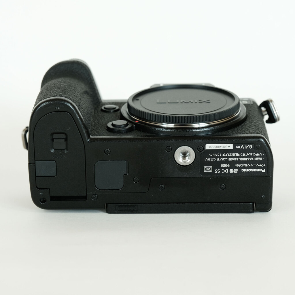 Panasonic LUMIX DC-S5 ボディのみ Panasonic DC-S5-K デジタル一眼カメラ LUMIX S5(ボディのみ) - 業務用