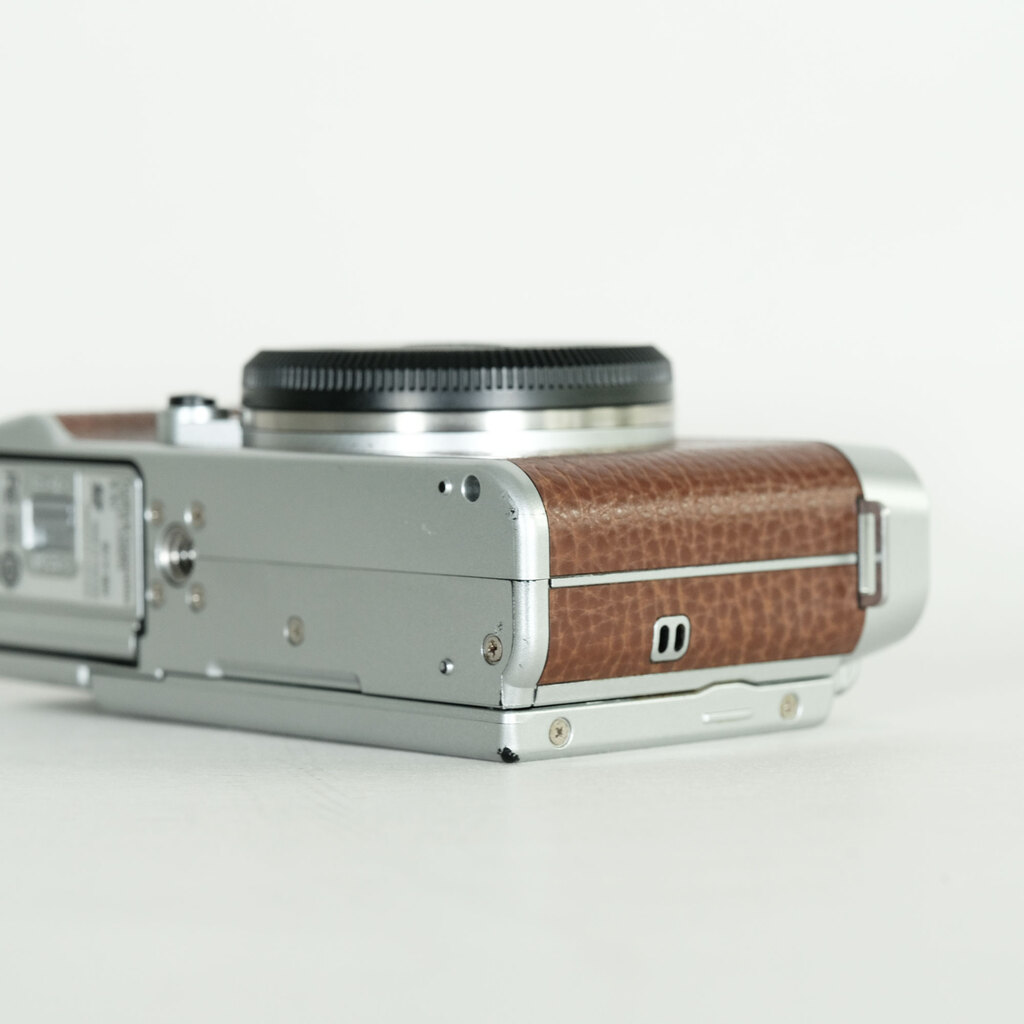 FUJIFILM X-A1 ボディ ブラウン