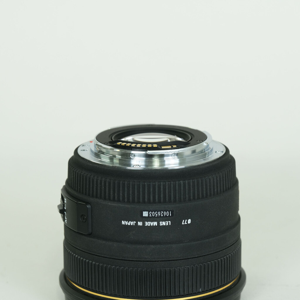 SIGMA 50mm F1.4 EX DG HSM (キヤノンEF用) SIGMA 50mm F1.4 EX DG HSM (キヤノンEF用)