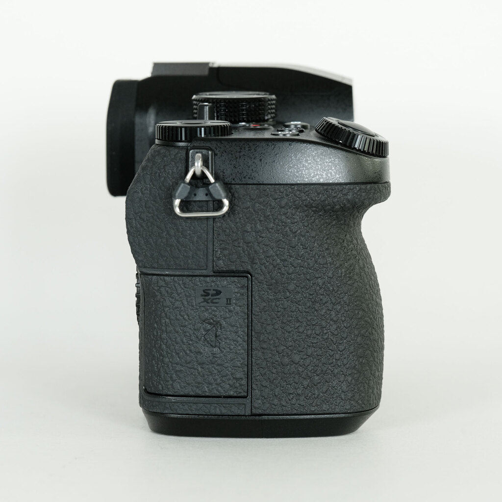 Panasonic LUMIX DC-G99D ボディ ブラック