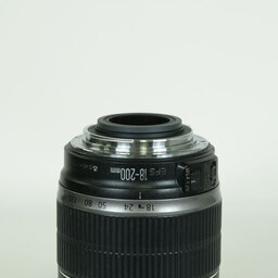 Canon EF-S18-200mm F3.5-5.6 IS