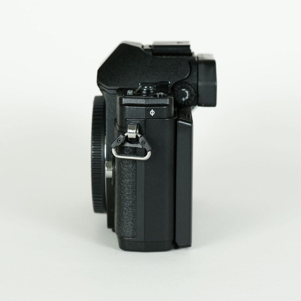 OLYMPUS OM-D E-M10 Mark III