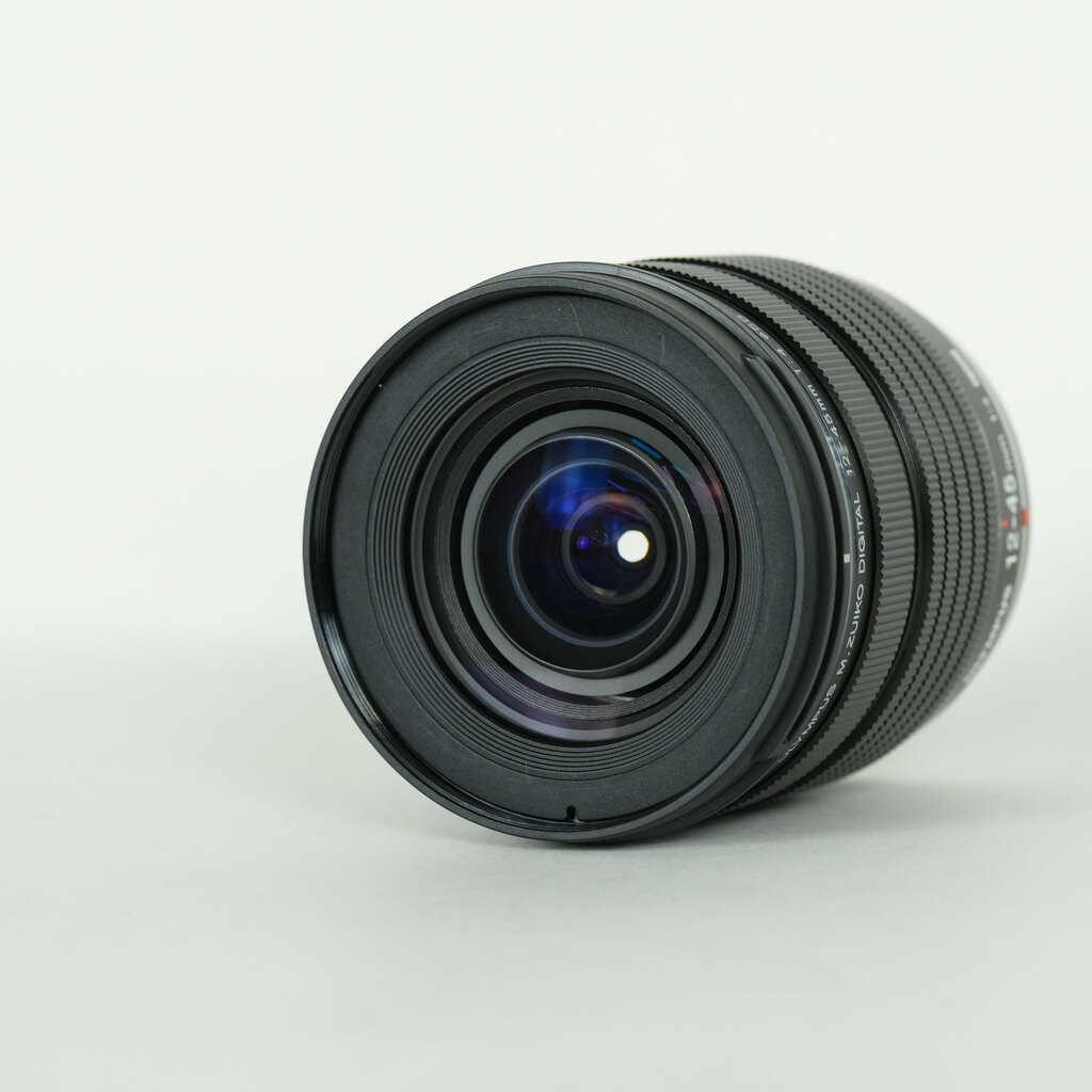 OLYMPUS M.ZUIKO DIGITAL ED 12‑45mm F4.0 PROの出品 | ONE SCENE